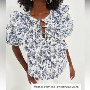Hyacinth House Tuckernuck NEW Navy Floral Ruffle Nadia Blouse X SMALL